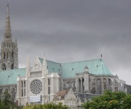 Chartres, la cattedrale gotica con il labirinto e i segreti templari