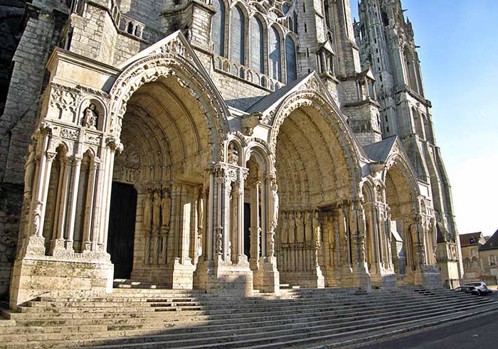 Facciata della cattedrale di Chartres