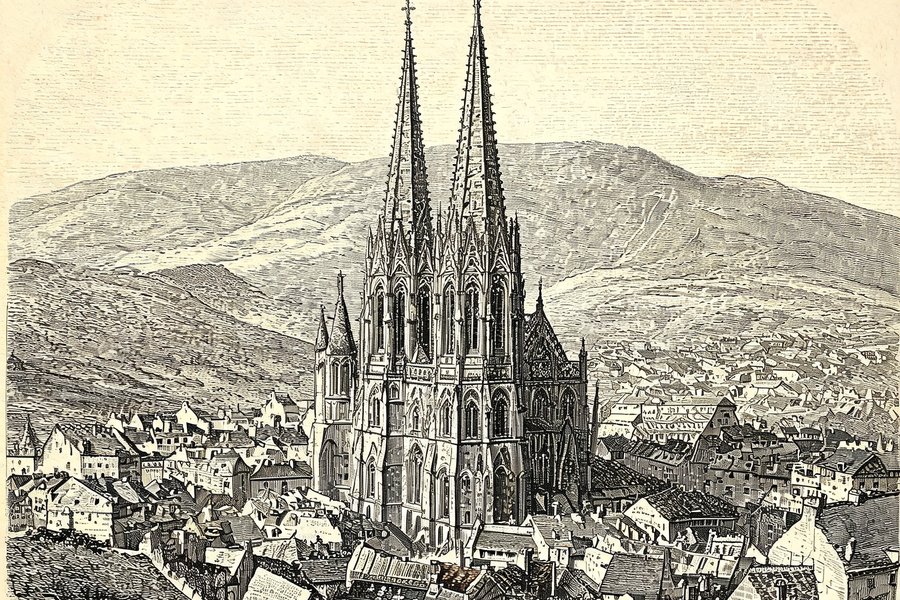 Duomo di Clermont Ferrand, cattedrale gotica in pietra lavica