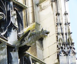 Gargoyle della cattedrale di Saint Denis, Francia