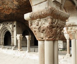 Capitello con cavalieri a San Juan de la Pena