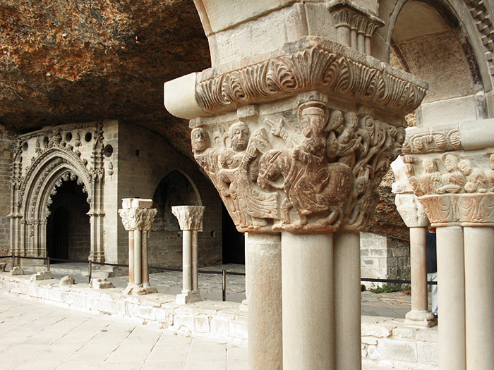 Capitello con cavalieri a San Juan de la Pena