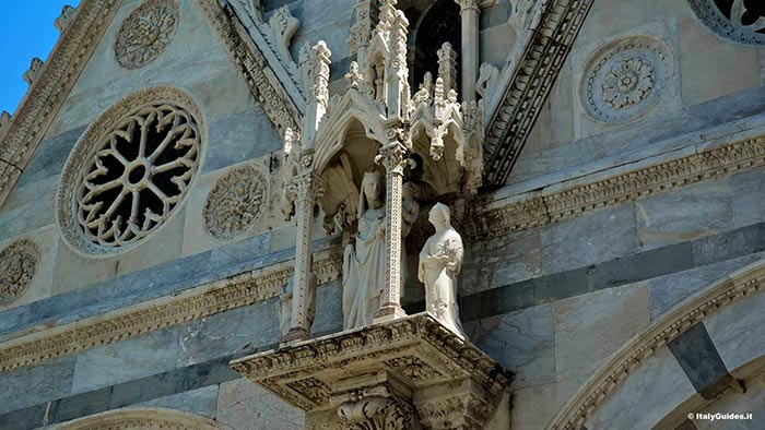 Facciata di Santa Maria della spina a Pisa