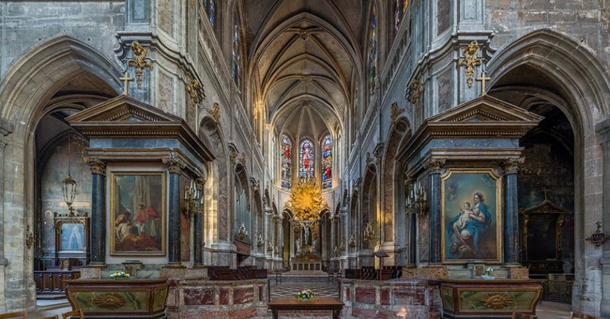 Interno della chiesa di Saint Merri a Parigi