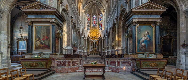 navata centrale della chiesa di Saint Merri a Parigi