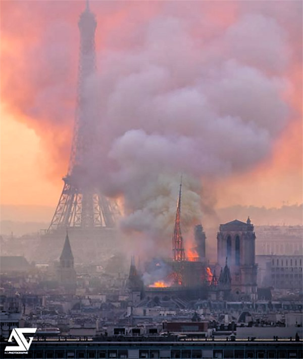 Notre dame di Parigi in fiamme