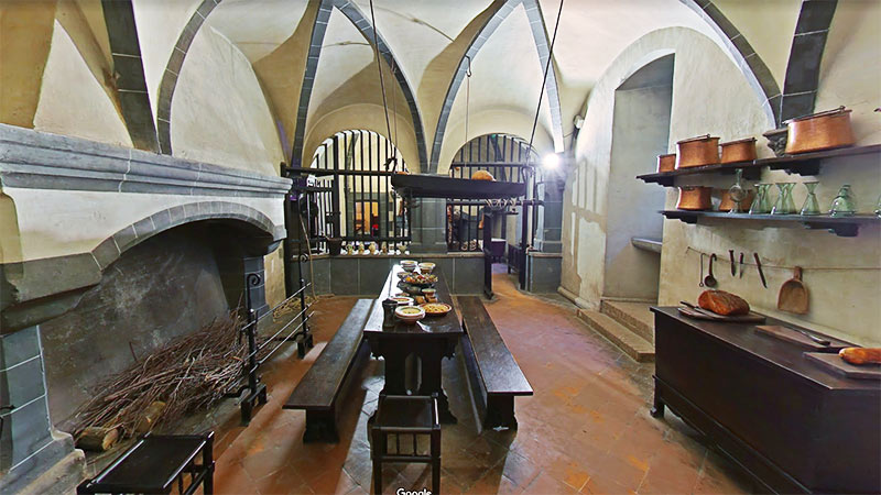 interno delle cucine della Rocca medioevale di Torino