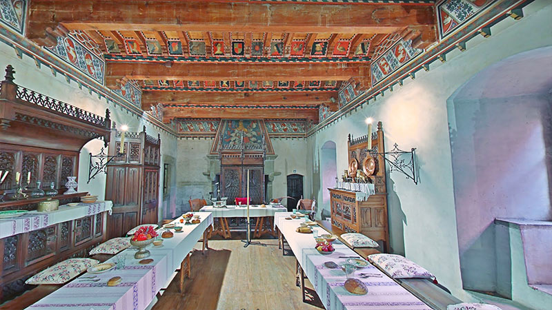interno sala da pranzo della Rocca medioevale di Torino