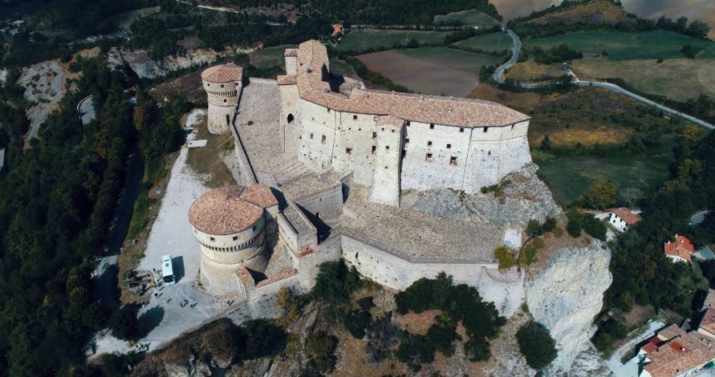 vista aerea del castello di San Leo